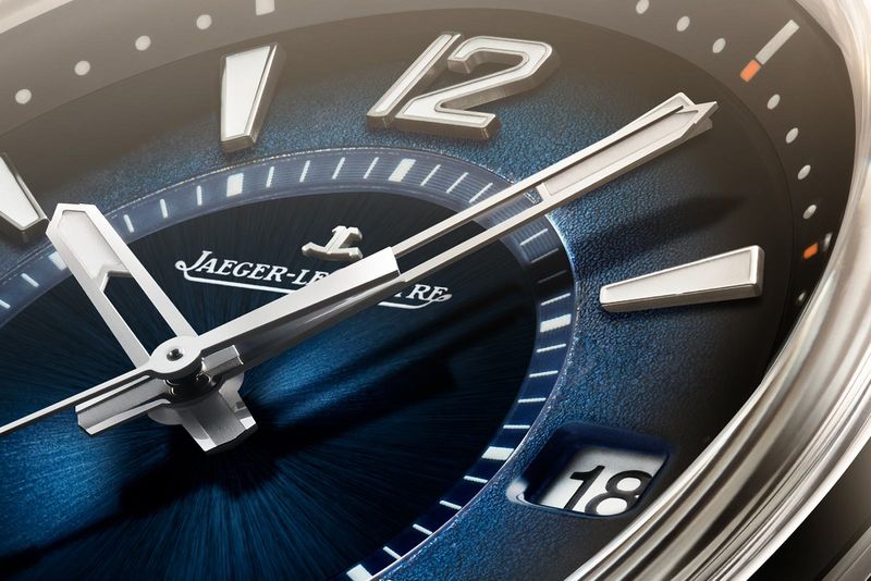 Jaeger-LeCoultre giới thiệu mẫu Polaris Date nhỏ gọn hơn với kích thước 40 mm