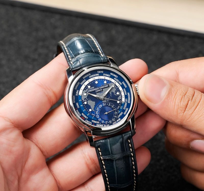 Thu Mua Đồng Hồ Frederique Constant Cũ Giá Cao – Định Giá Minh Bạch Theo Giá Trị Thực Tế