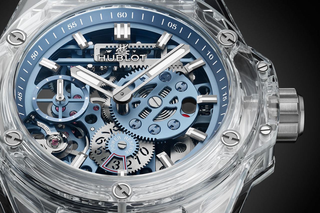 Hublot Big Bang Sapphire Sky Blue với vỏ sapphire và bộ máy Meca-10