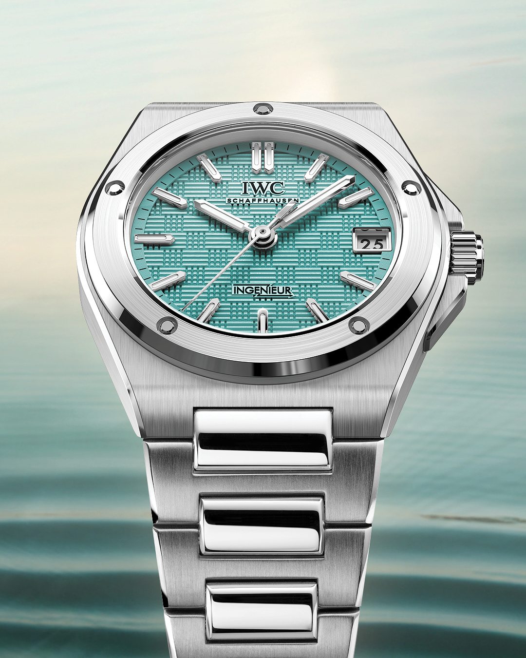 IWC ra mắt Ingenieur Automatic 35 IW324902 với mặt số "Pool" mới