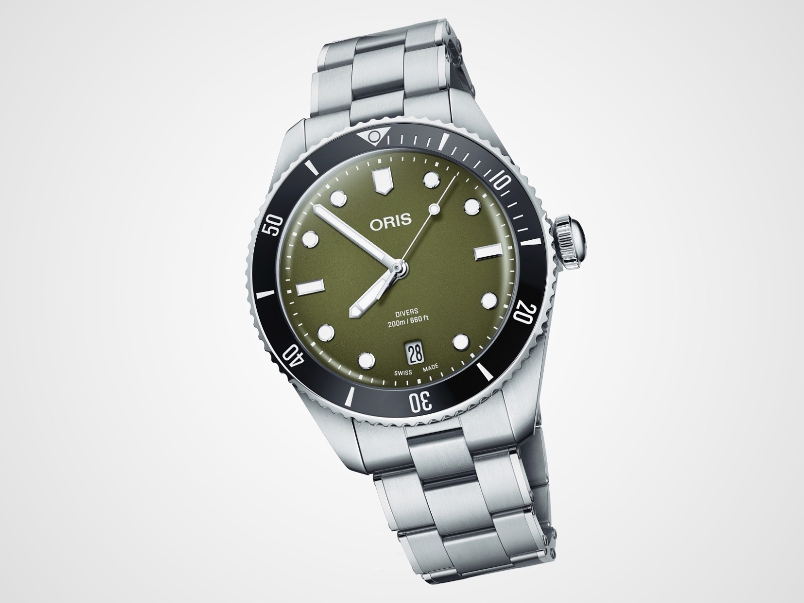 Oris Divers Date 39 mm với mặt số xanh Olive