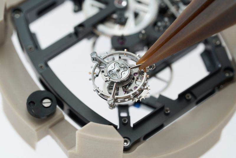 Richard Mille RM 64-01 Tourbillon Colnago tôn vinh tinh hoa kỹ thuật xe đạp Ý