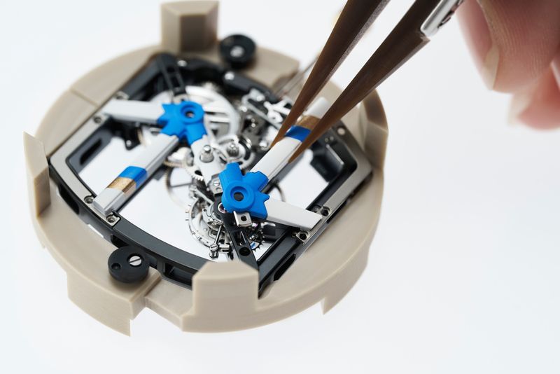Richard Mille RM 64-01 Tourbillon Colnago tôn vinh tinh hoa kỹ thuật xe đạp Ý