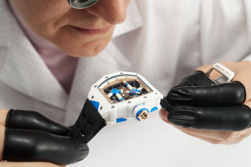 Richard Mille RM 64-01 Tourbillon Colnago tôn vinh tinh hoa kỹ thuật xe đạp Ý