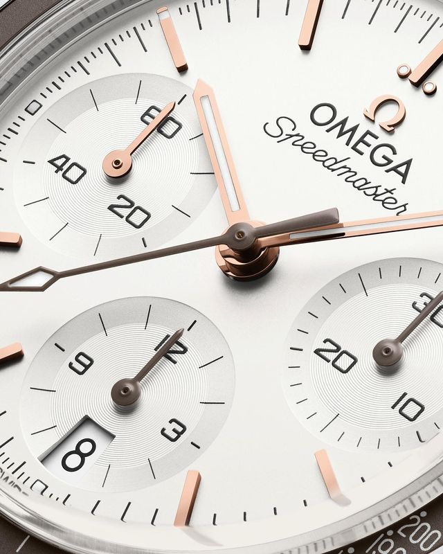 Omega Speedmaster 38 mm tiệm cận DNA kinh điển của Moonwatch