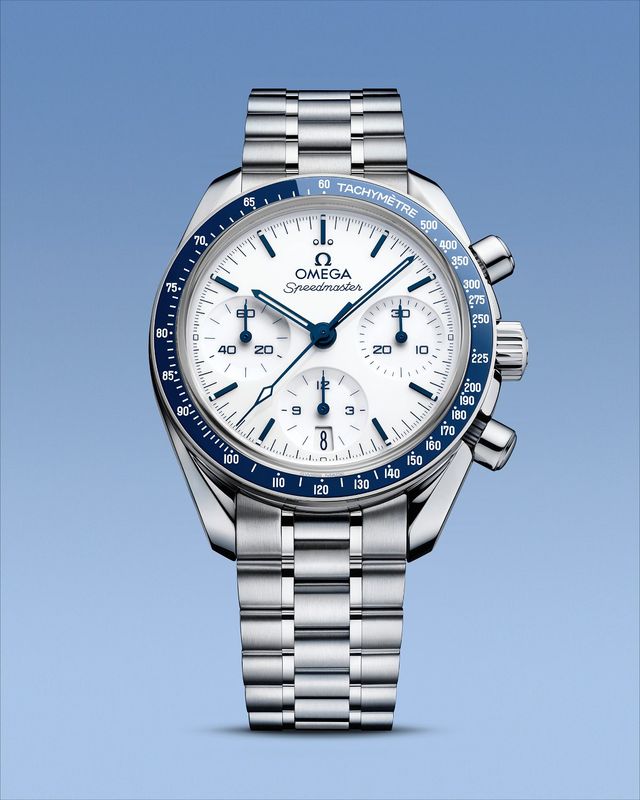 Omega Speedmaster 38 mm tiệm cận DNA kinh điển của Moonwatch