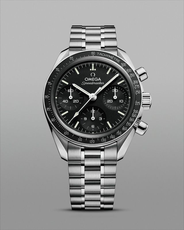 Omega Speedmaster 38 mm tiệm cận DNA kinh điển của Moonwatch