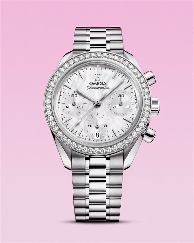 Omega Speedmaster 38 mm tiệm cận DNA kinh điển của Moonwatch