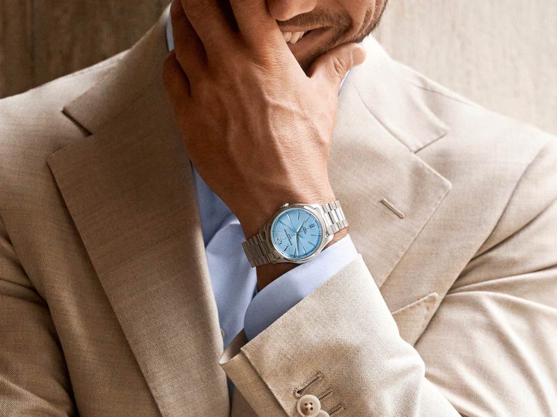 Baume & Mercier Clifton Baumatic 39mm với mặt số xanh băng