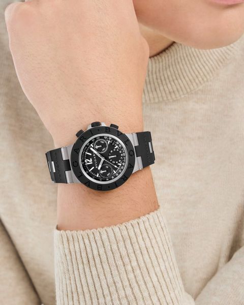 Bulgari Titanio GMT và Titanio Chronograph: Sự kết hợp giữa titanium và cao su đen