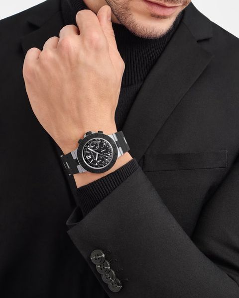 Bulgari Titanio GMT và Titanio Chronograph: Sự kết hợp giữa titanium và cao su đen