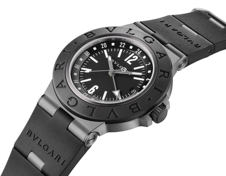 Bulgari Titanio GMT và Titanio Chronograph: Sự kết hợp giữa titanium và cao su đen