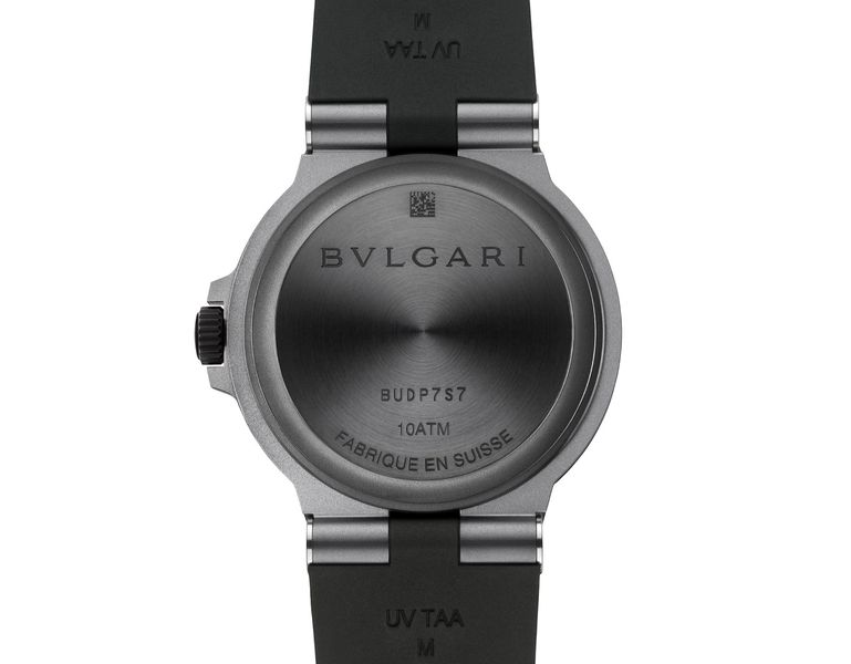 Bulgari Titanio GMT và Titanio Chronograph: Sự kết hợp giữa titanium và cao su đen