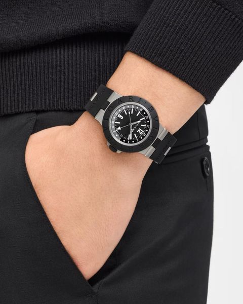 Bulgari Titanio GMT và Titanio Chronograph: Sự kết hợp giữa titanium và cao su đen