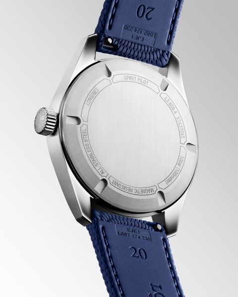 Longines Spirit Pilot và Spirit Pilot Flyback ra mắt các phiên bản xanh lam mới 4 Longines Spirit Pilot và Spirit Pilot Flyback ra mắt các phiên bản xanh lam mới