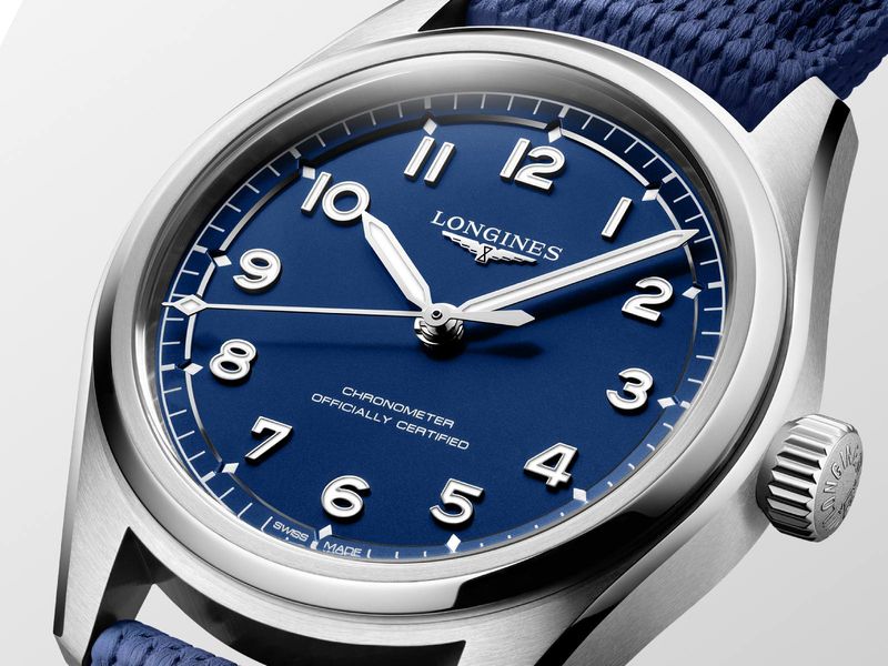 Longines Spirit Pilot và Spirit Pilot Flyback ra mắt các phiên bản xanh lam mới 3 Longines Spirit Pilot và Spirit Pilot Flyback ra mắt các phiên bản xanh lam mới