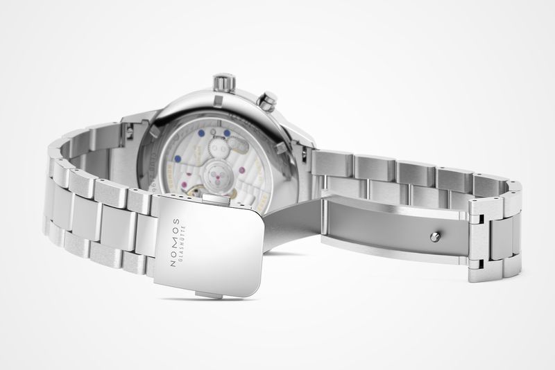 Nomos Glashütte ra mắt Club Sport neomatik Worldtimer dark – Đồng hồ Worldtimer phủ dạ quang toàn diện