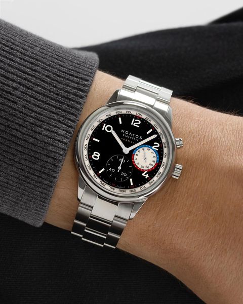 Nomos Glashütte ra mắt Club Sport neomatik Worldtimer dark – Đồng hồ Worldtimer phủ dạ quang toàn diện