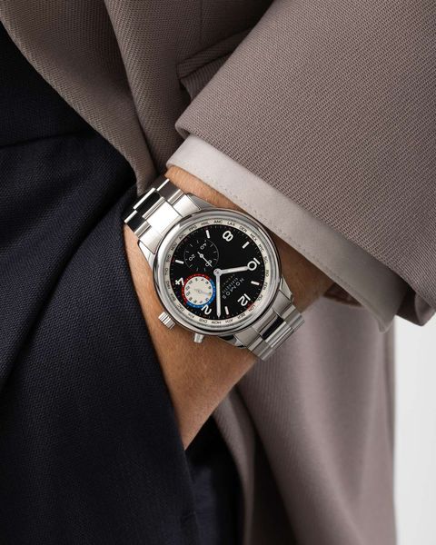 Nomos Glashütte ra mắt Club Sport neomatik Worldtimer dark – Đồng hồ Worldtimer phủ dạ quang toàn diện