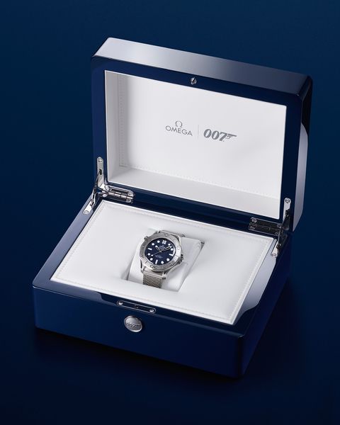 Omega đưa James Bond và Spectre cùng xuất hiện trong bộ sưu tập Seamaster Diver 300M mới