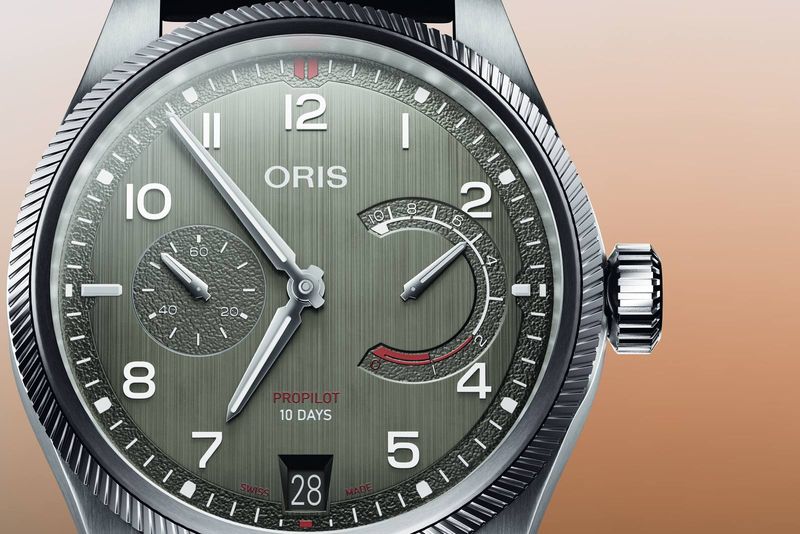 Oris nâng cấp mẫu ProPilot Calibre 111 với các mặt số mới cùng thiết kế công thái học tinh chỉnh hơn