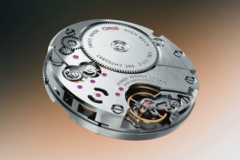 Oris nâng cấp mẫu ProPilot Calibre 111 với các mặt số mới cùng thiết kế công thái học tinh chỉnh hơn